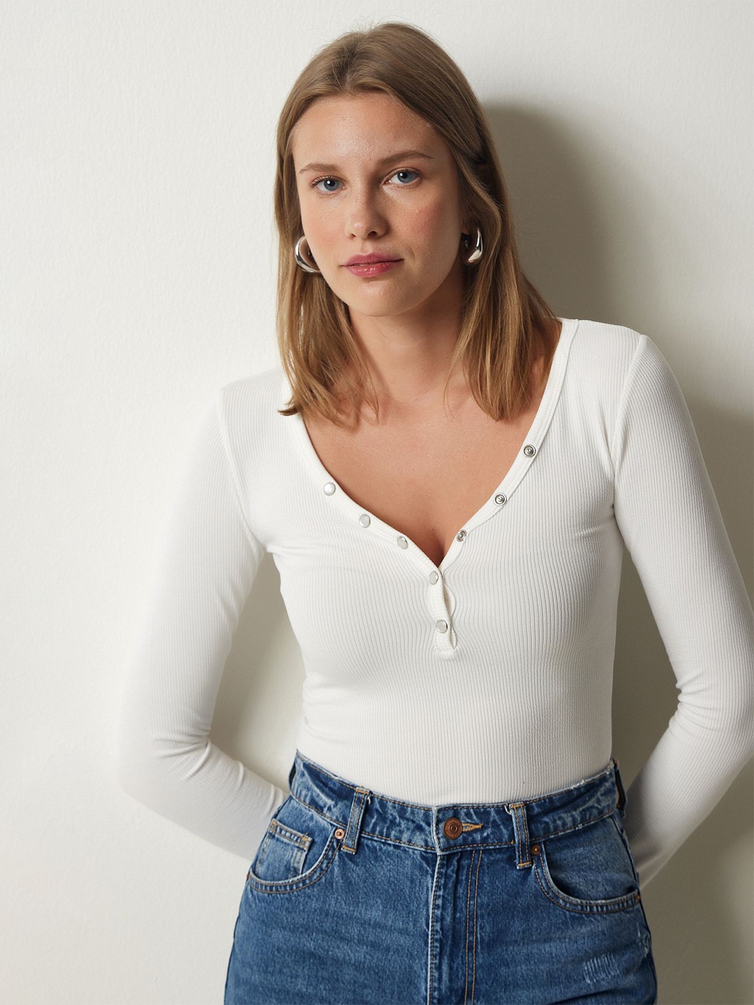 

Happiness istanbul V-Neck Solid Top, White