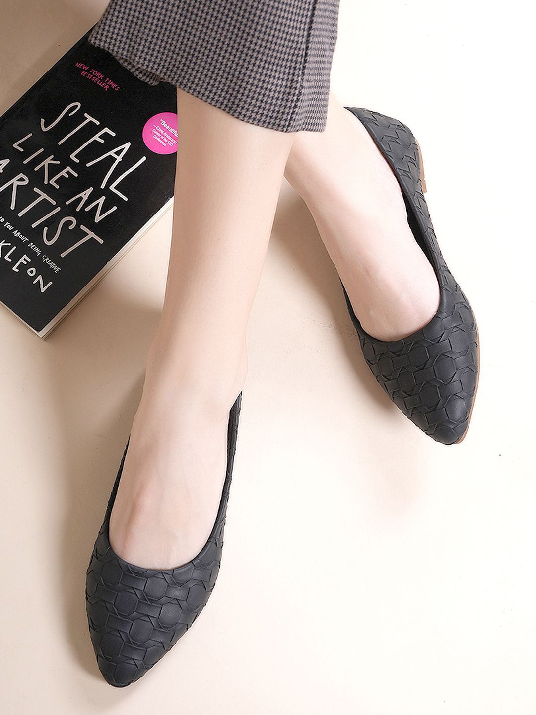 

DressBerry Black Textured Ballerinas