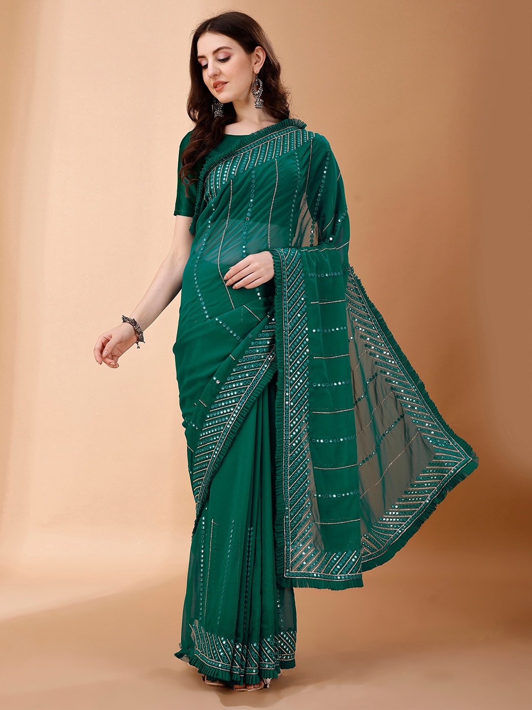 

WORIVOC Embellished Embroidered Saree, Green
