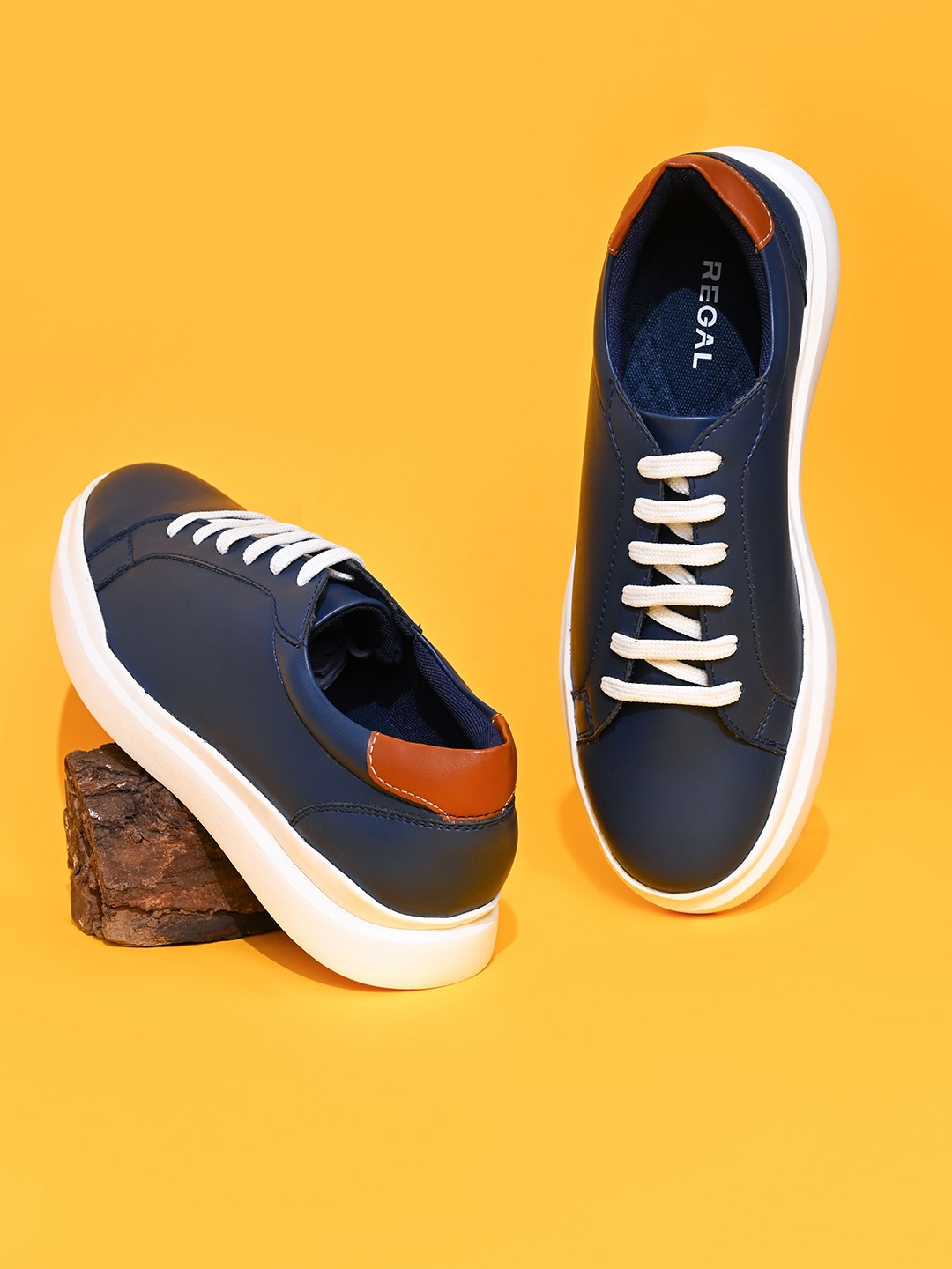

Regal Men Textured Lace-Up Sneakers, Navy blue