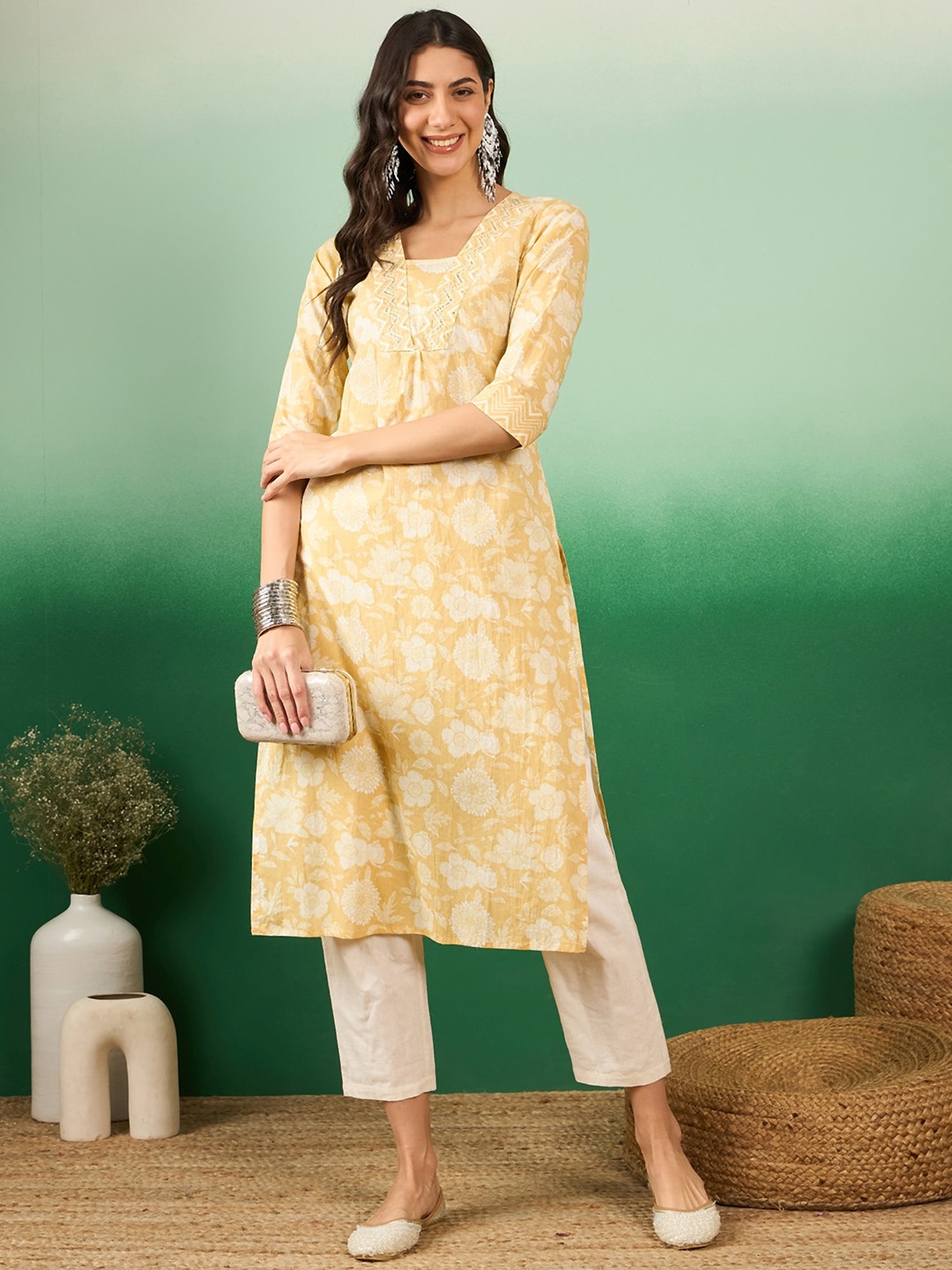 

Sangria Yellow & White Floral Printed V-Neck Sequenced Cotton Straight Kurta