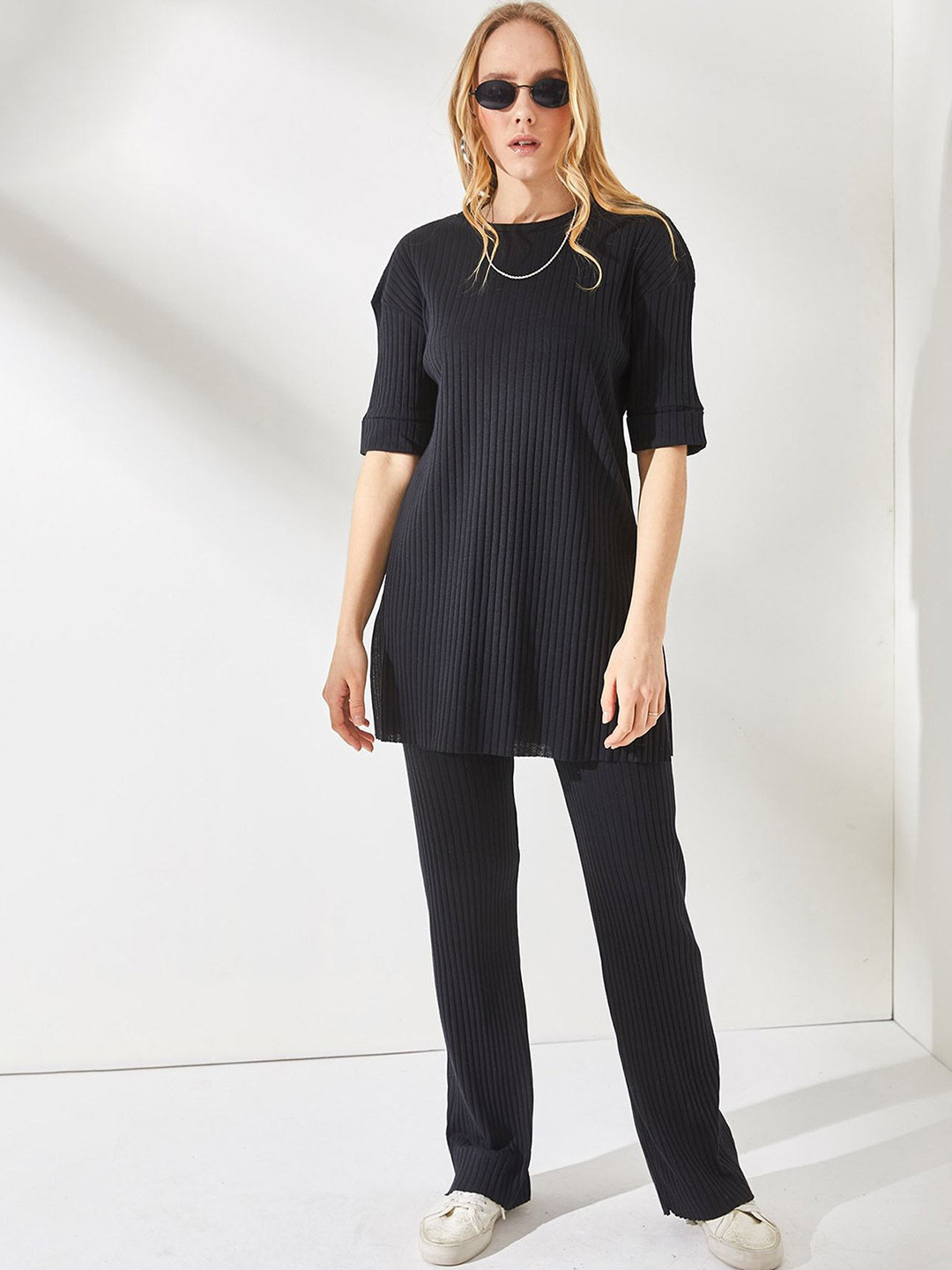 

Olalook Self Design Round Neck Short Sleeves Longline Side Slits Casual Top With Trousers, Black