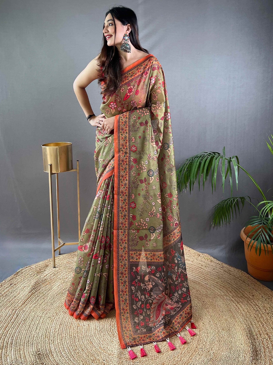 

DEVATITHI Woven Design Zari Kalamkari Digital Printed Saree, Lime green