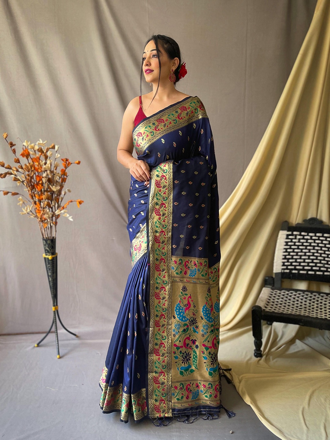 

DEVATITHI Woven Design Zari Paithani Saree, Navy blue