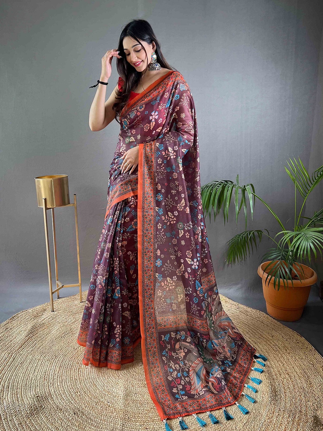 

DEVATITHI Ethnic Motifs Saree, Maroon