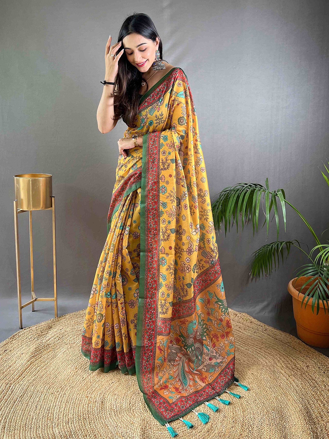 

DEVATITHI Kalamkari Saree With Blouse Piece, Yellow