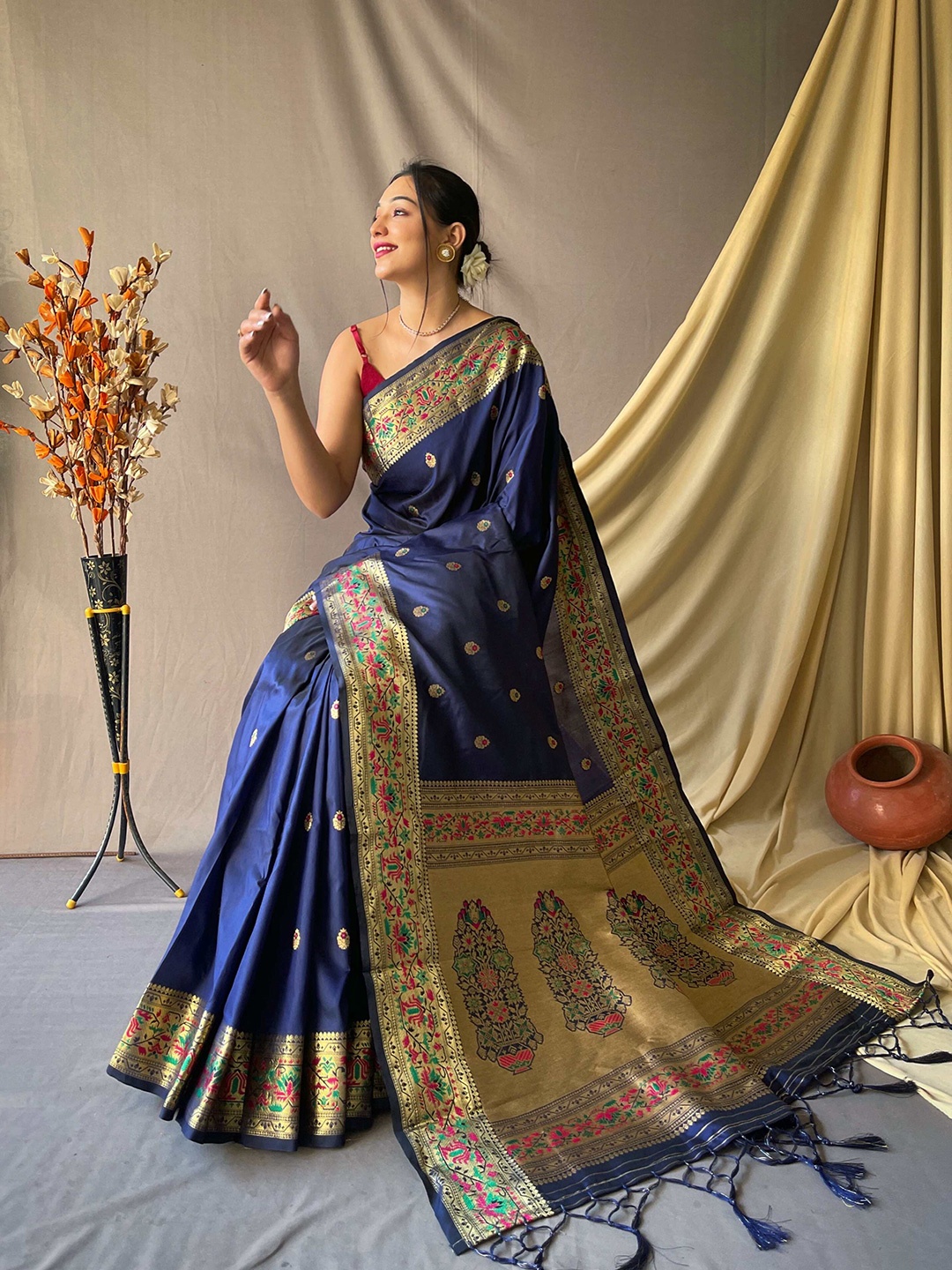 

DEVATITHI Woven Design Zari Paithani Saree, Navy blue