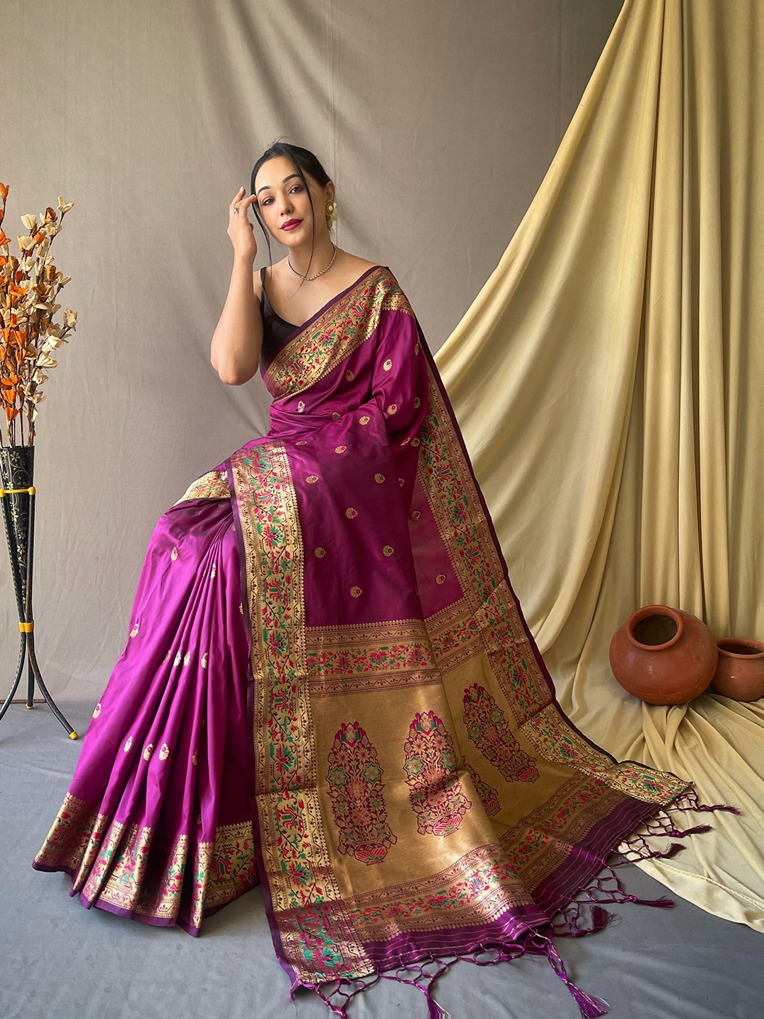 

DEVATITHI Woven Design Zari Paithani Saree, Purple