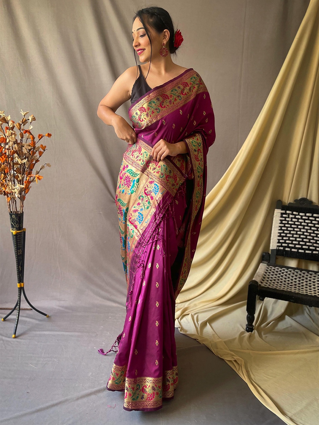 

DEVATITHI Woven Design Zari Paithani Saree, Purple