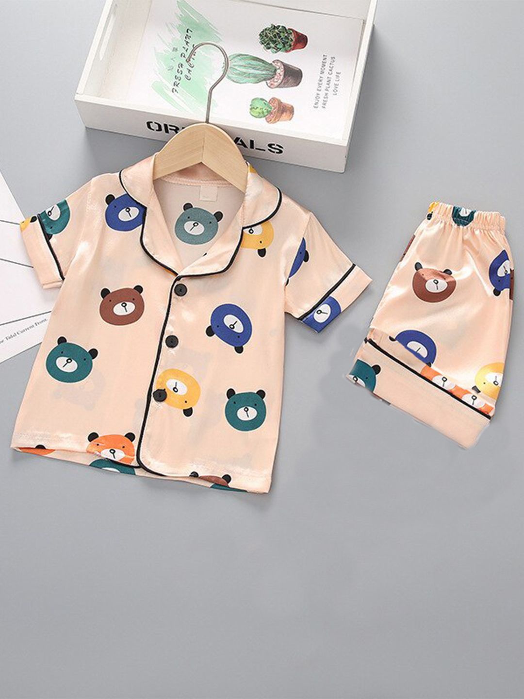 

Bold N Elegant Unisex Kids Printed Night suit, Peach