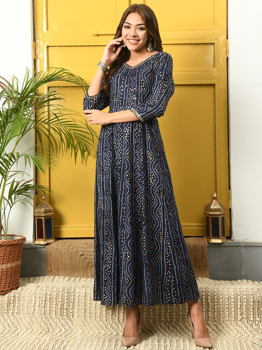 

AAYUMI Bandhani Printed V-Neck Beads and Stones Anarkali Kurta, Navy blue