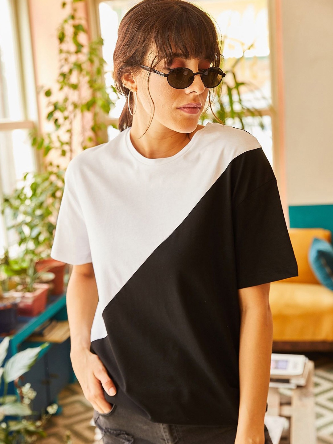 

Olalook Women Colourblocked Round Neck Regular Fit T-shirt, White