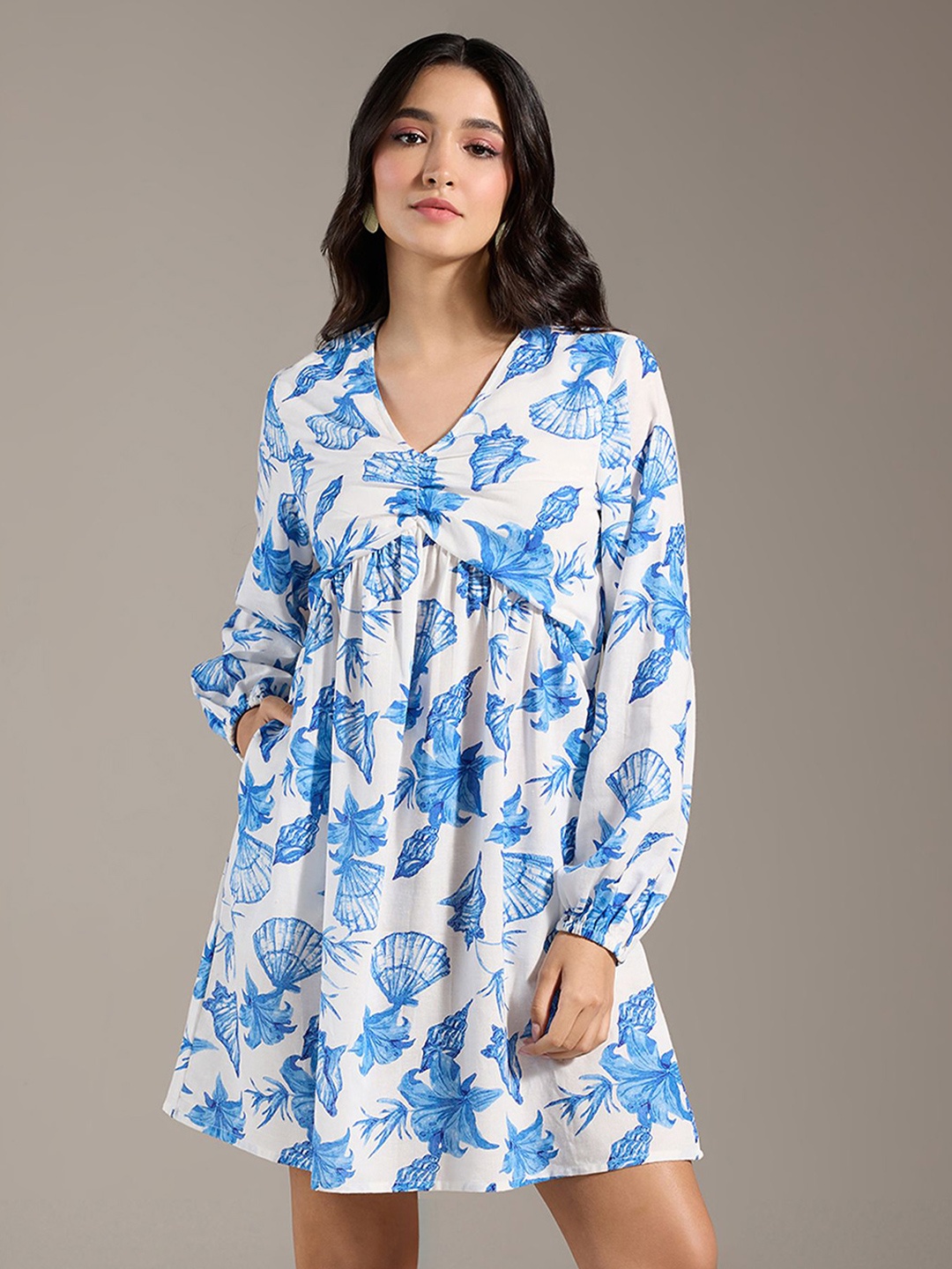 

20Dresses Women Blue & White Floral Printed V-Neck Bishop Sleeves A-Line Dress