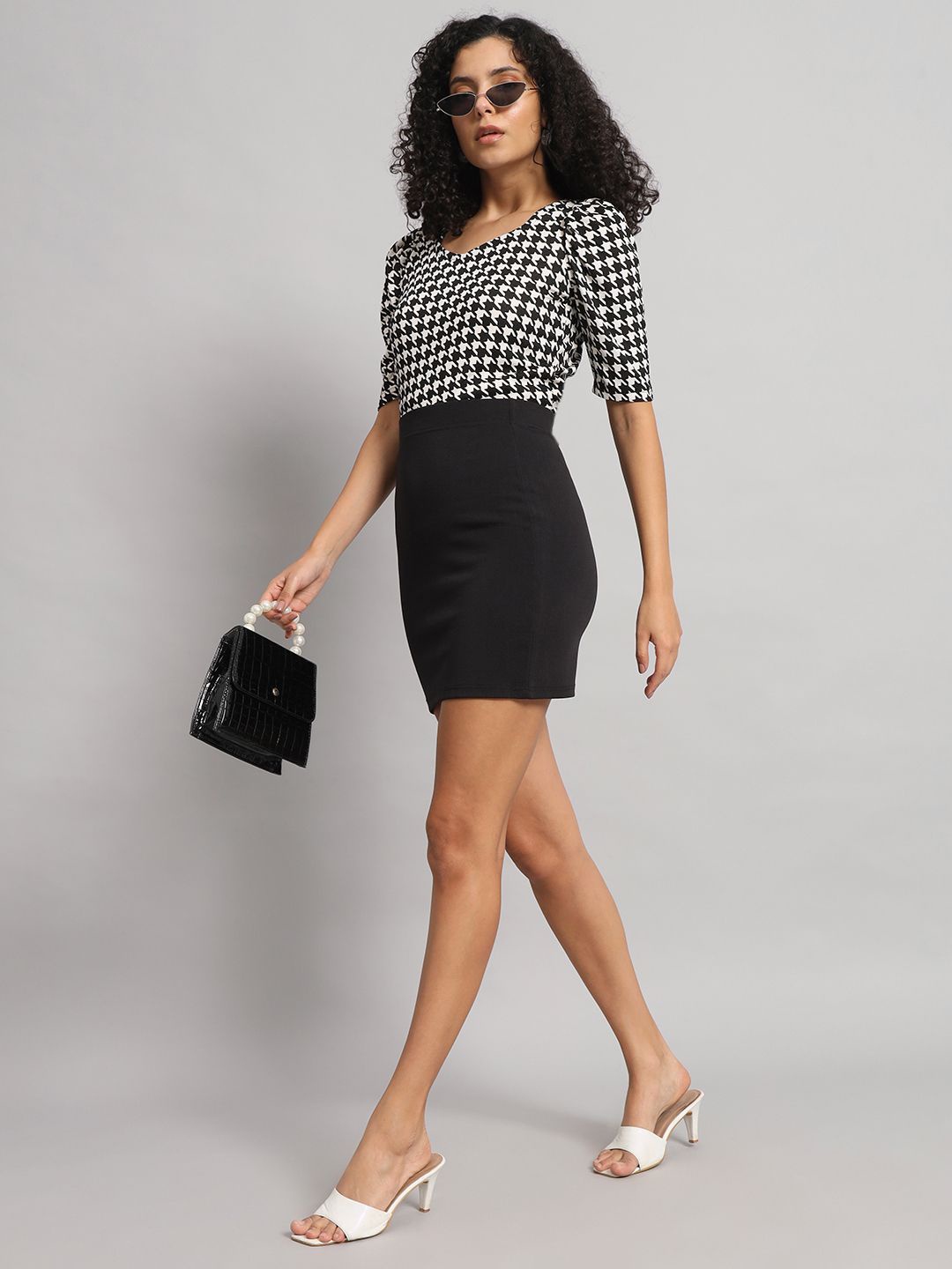 

Dream Beauty Fashion Printed V-Neck Top & Skirt Co-Ords Set, Black