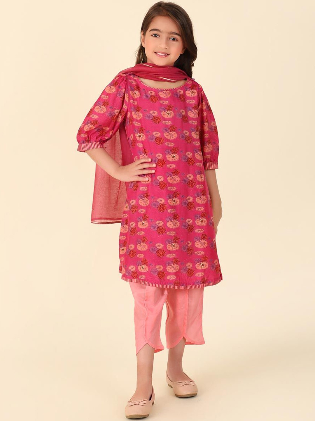 

Fabindia Girls Floral Printed Round Neck Straight Kurta With Salwar & Dupatta, Pink