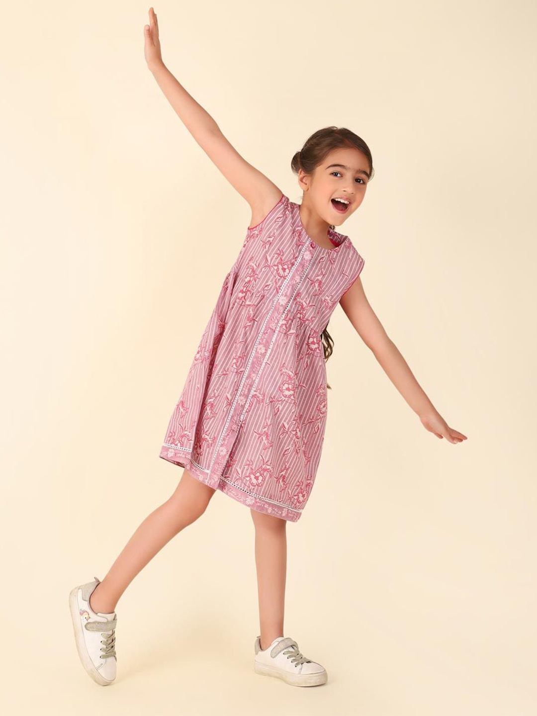 

Fabindia Girls Floral Print Round Neck Cotton Fit & Flare Dress, Purple