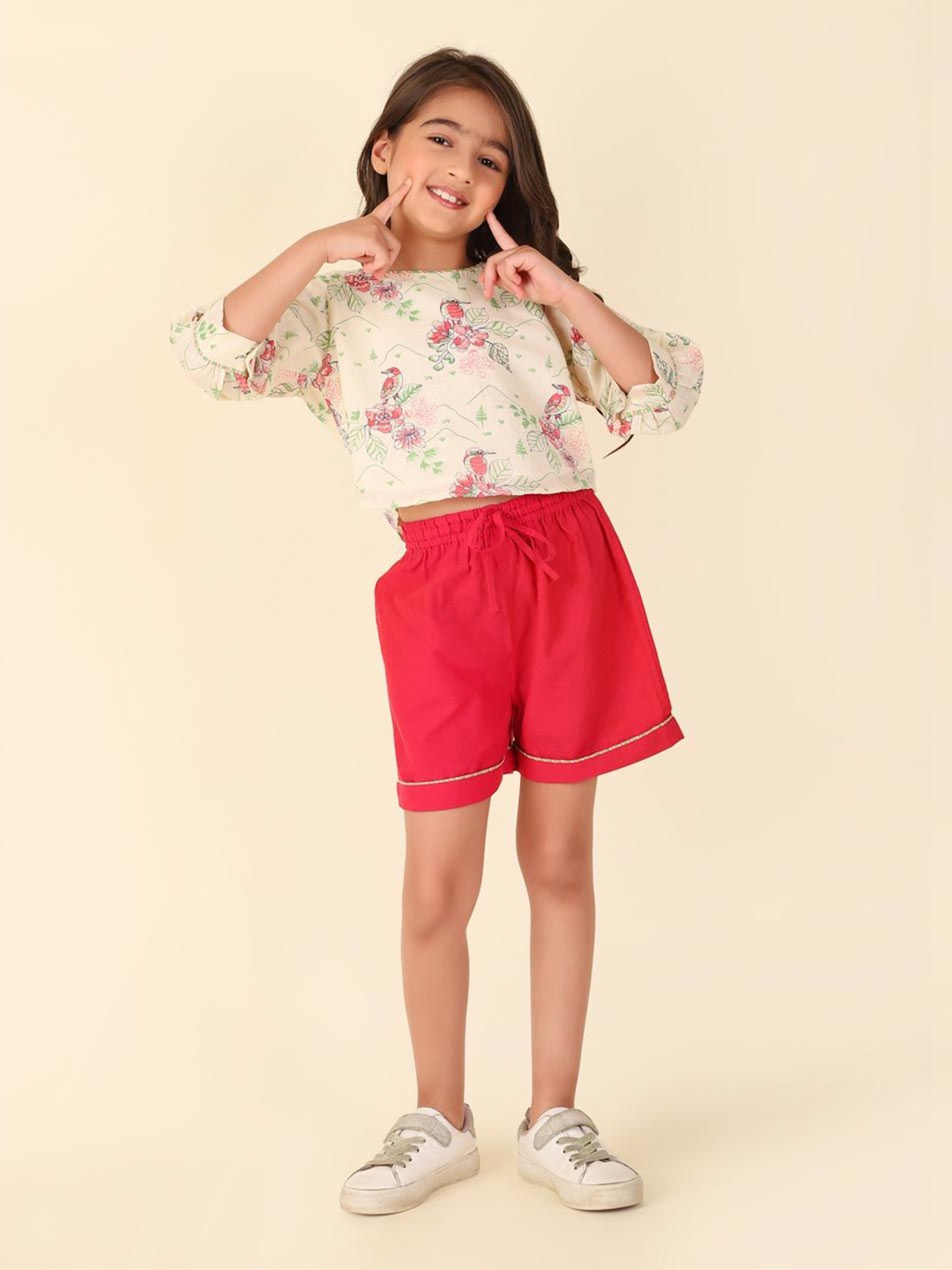 

Fabindia Girls Floral Printed Top With Shorts, Off white