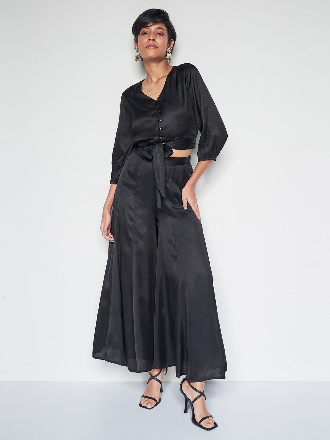 

AND V-neck Puff Sleeves Top & Palazzos, Black