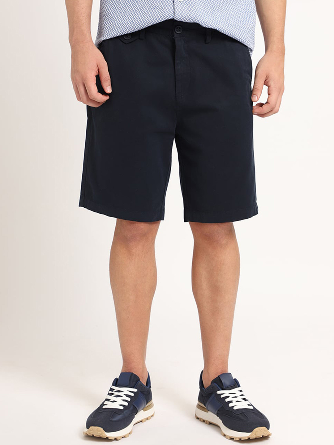 

Banana Club Men Mid-Rise Cotton Shorts, Blue