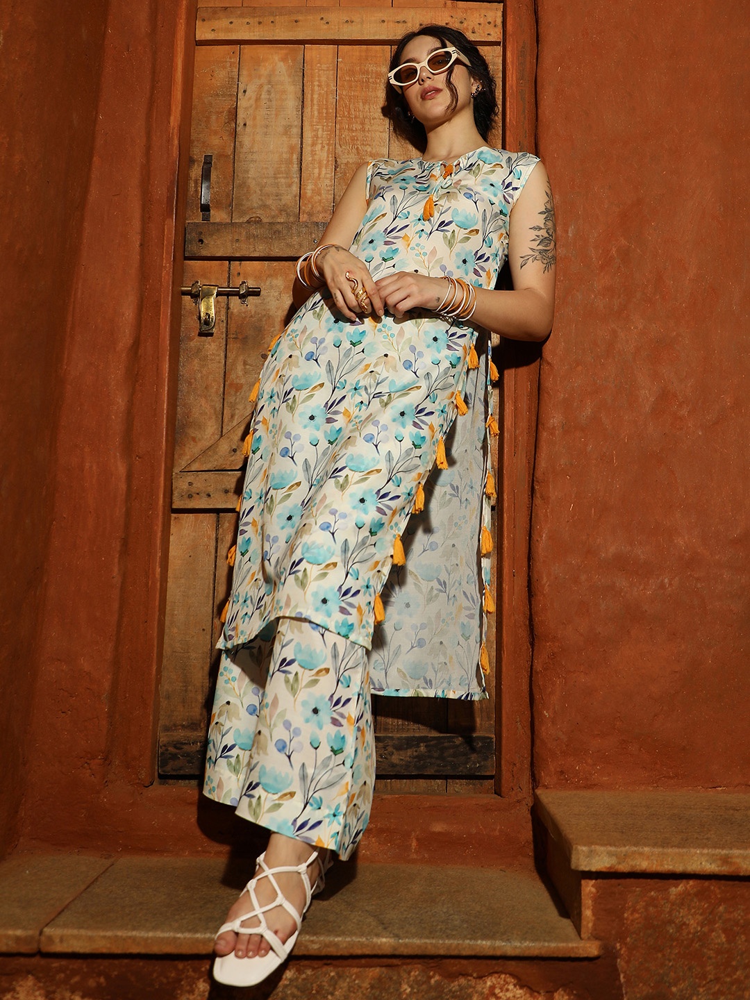 

QISSA Floral Printed Pure Cotton Tie-Up Neck Sleeveless Straight Kurta With Palazzo, Cream