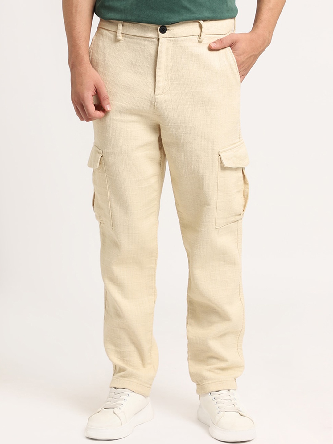 

Banana Club Men Relaxed Low-Rise Regular Fit Cargo Trouser, Beige