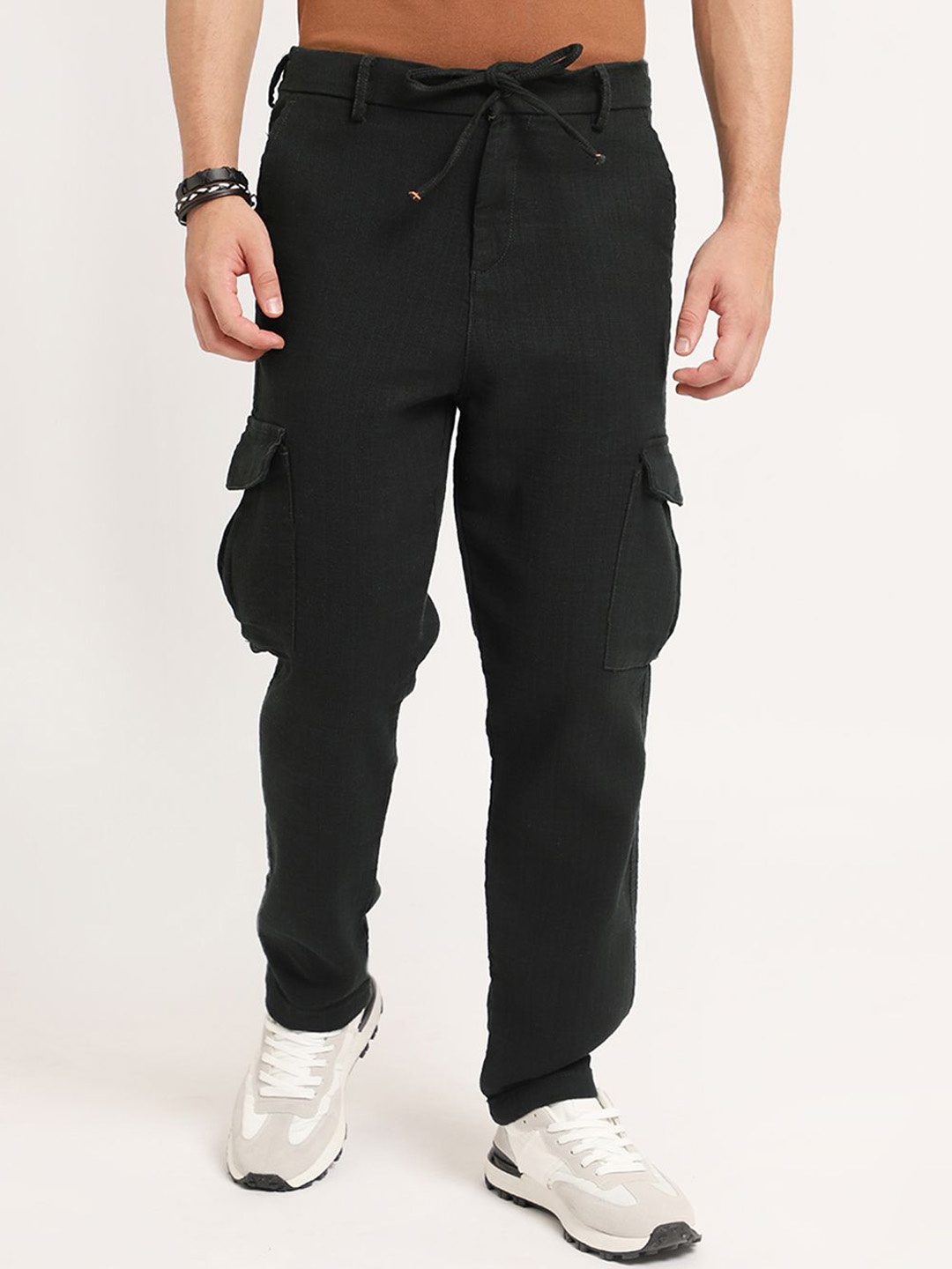 

Banana Club Men Relaxed Low-Rise Regular Fit Cargo Trouser, Green