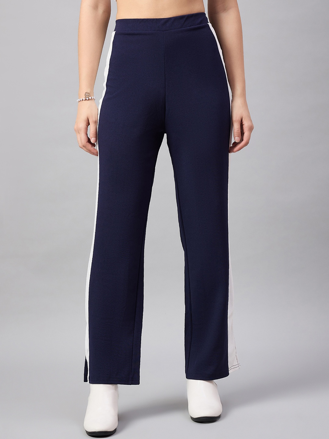 

The Roadster Lifestyle Co. Blue Women Colourblocked Classic High-Rise Wrinkle Free Trouser, Navy blue