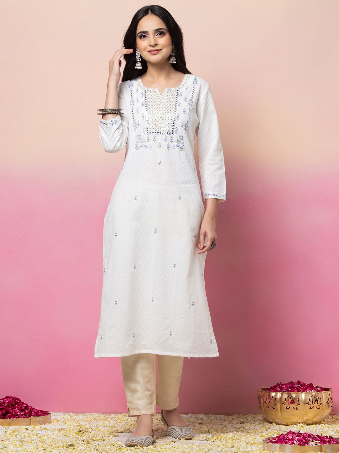 

INDYA Notched Neck Mirror & Thread Embroidered Pure Cotton Straight Kurta, White