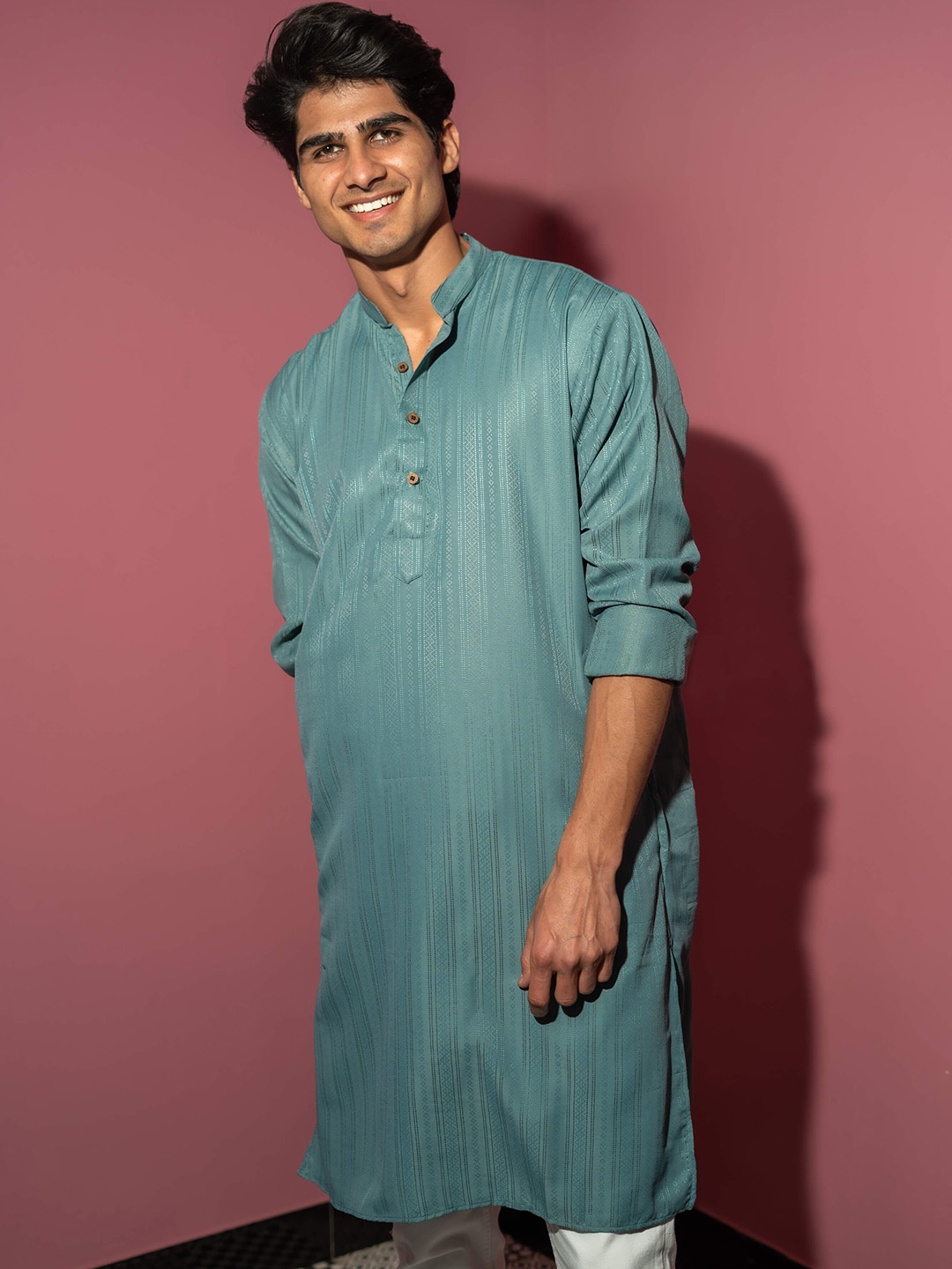 

Shasak Mandarin Collar Long Sleeves Striped Straight Kurta, Green