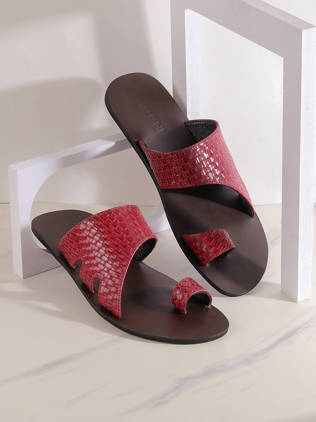 

Metro Men Maroon Comfort Sandals