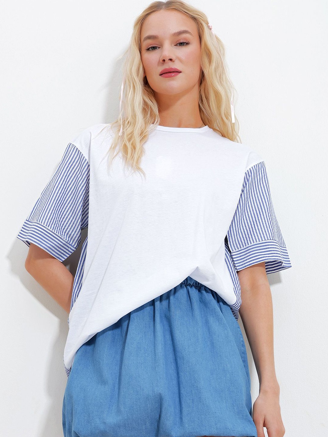 

Trend Alacati stili Women Striped Colourblock Oversized T-shirt, White