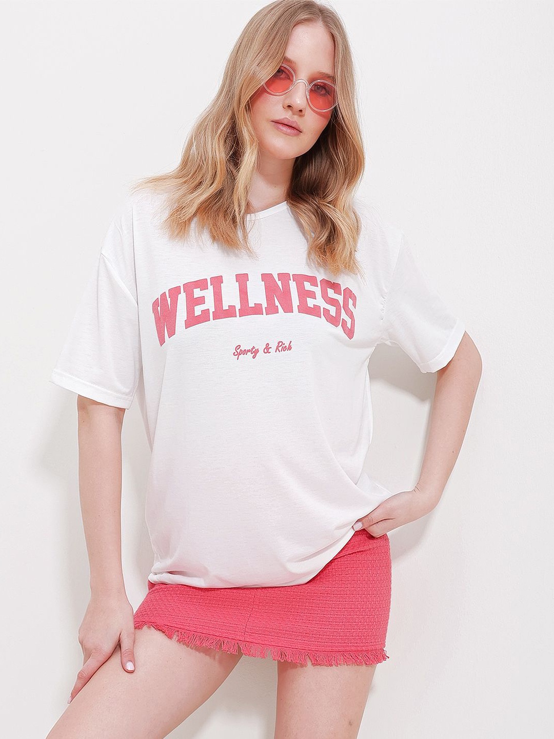 Trend Alacati stili Women Typography Printed Oversized T-shirt, White