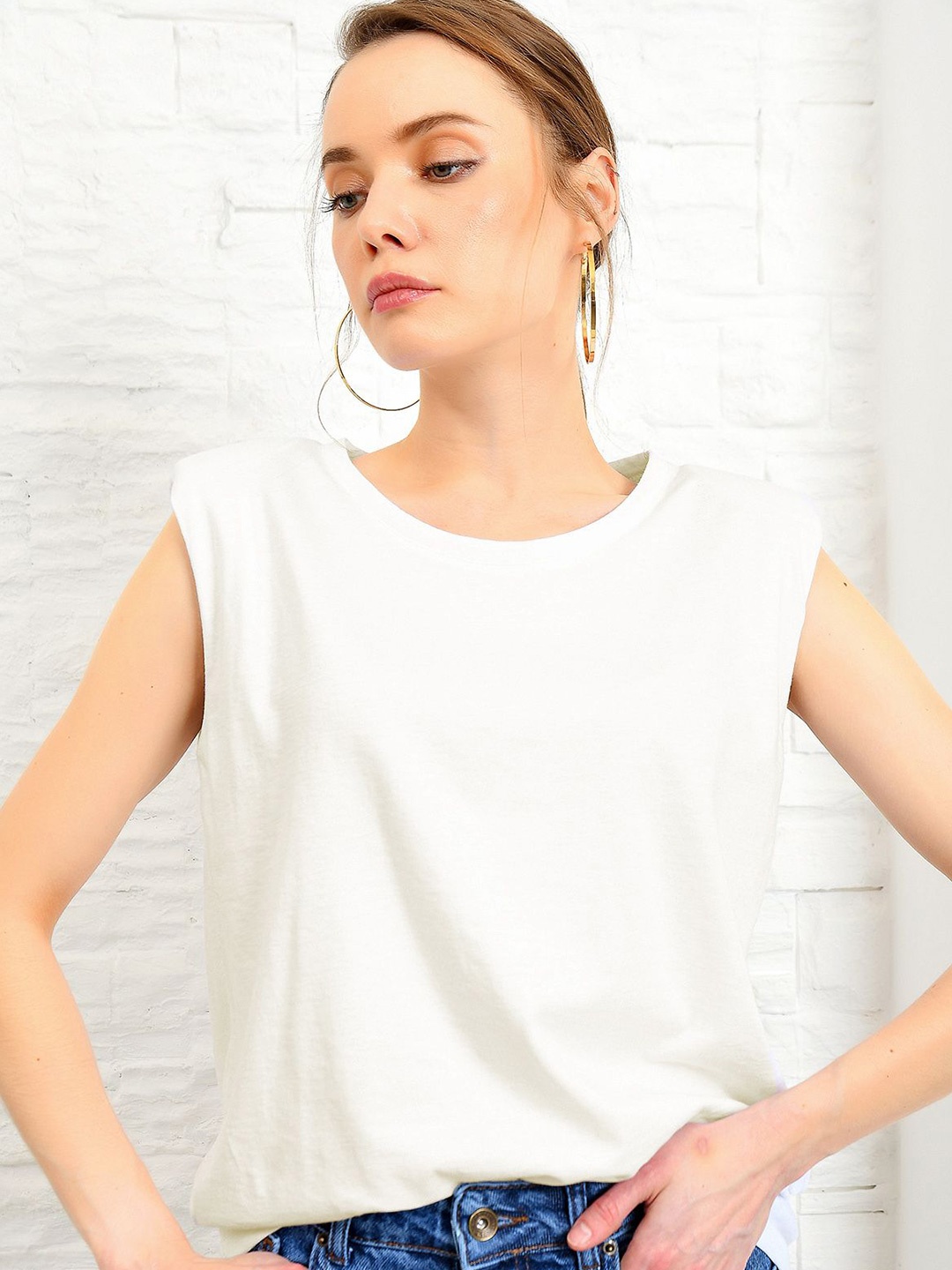 

Trend Alacati stili Women Sleeveless Round Neck Pure Cotton T-shirt, White