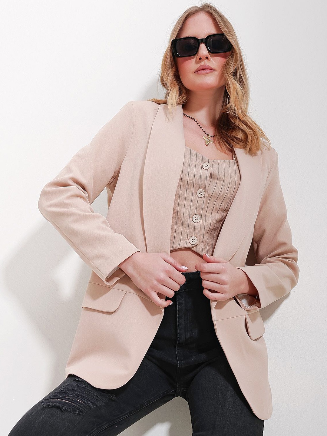 

Trend Alacati stili Shawl Collar Open-Front Casual Blazer, Beige