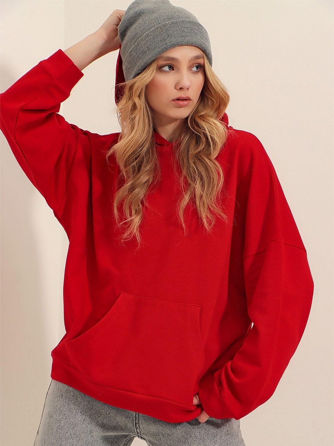 

Trend Alacati stili Hooded Kangaroo Pocket Pullover Sweatshirt, Red