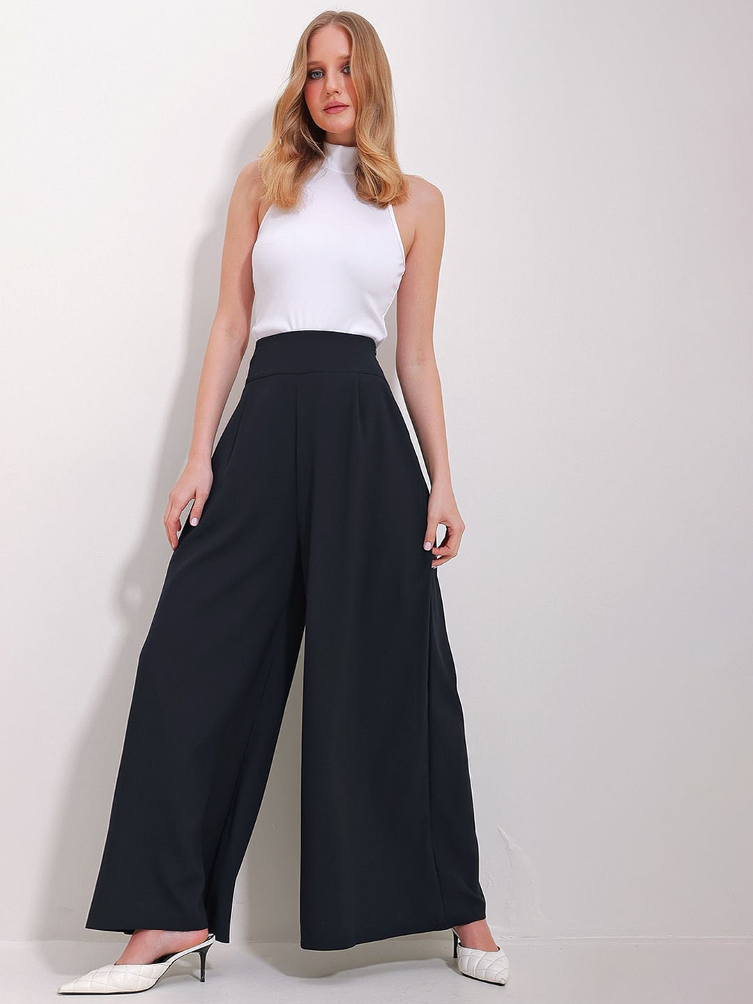 

Trend Alacati stili Women Mid-Rise Parallel Trousers, Na