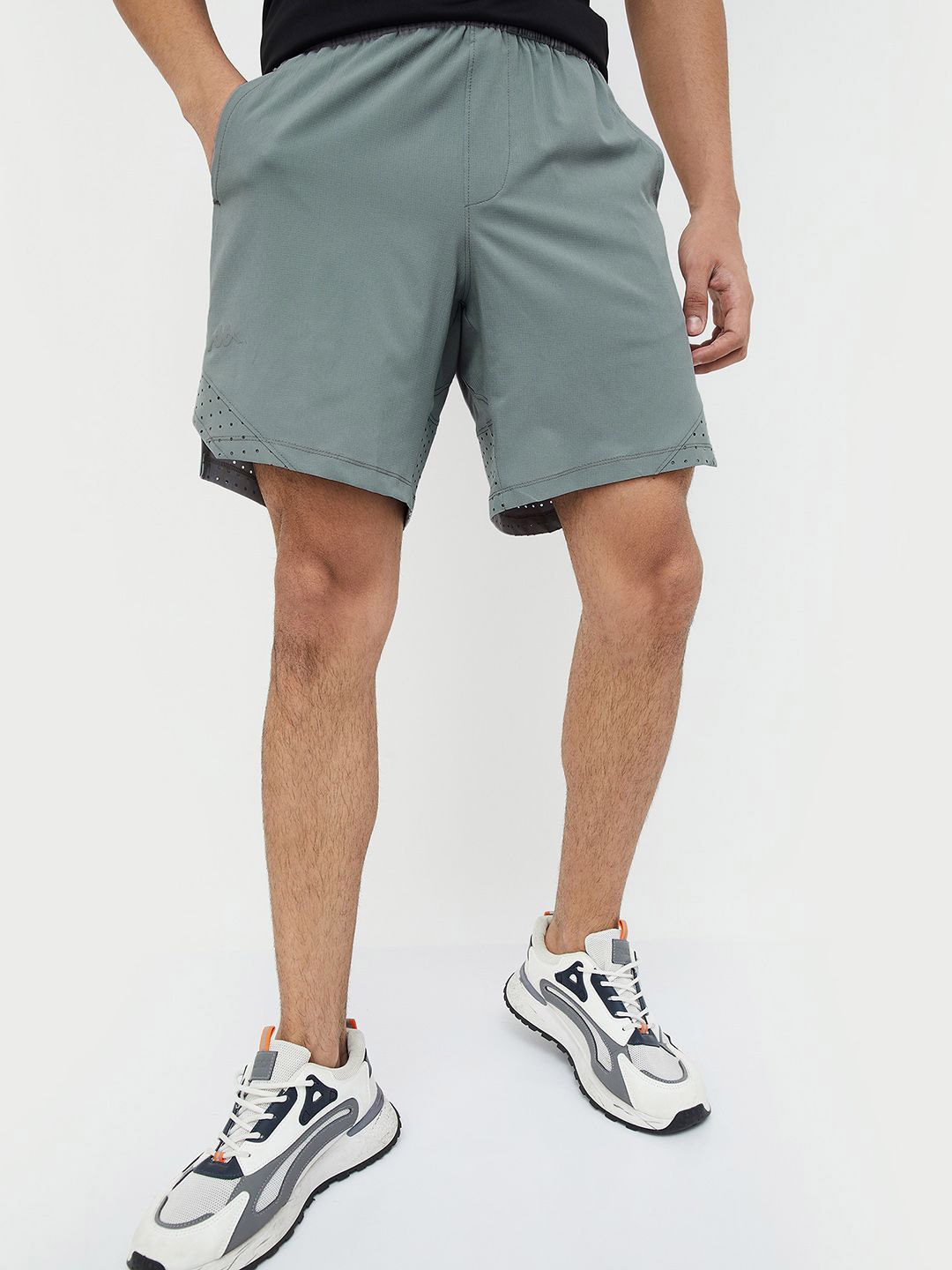 

Kappa Men Mid-Rise Above Knee Sports Shorts, Grey
