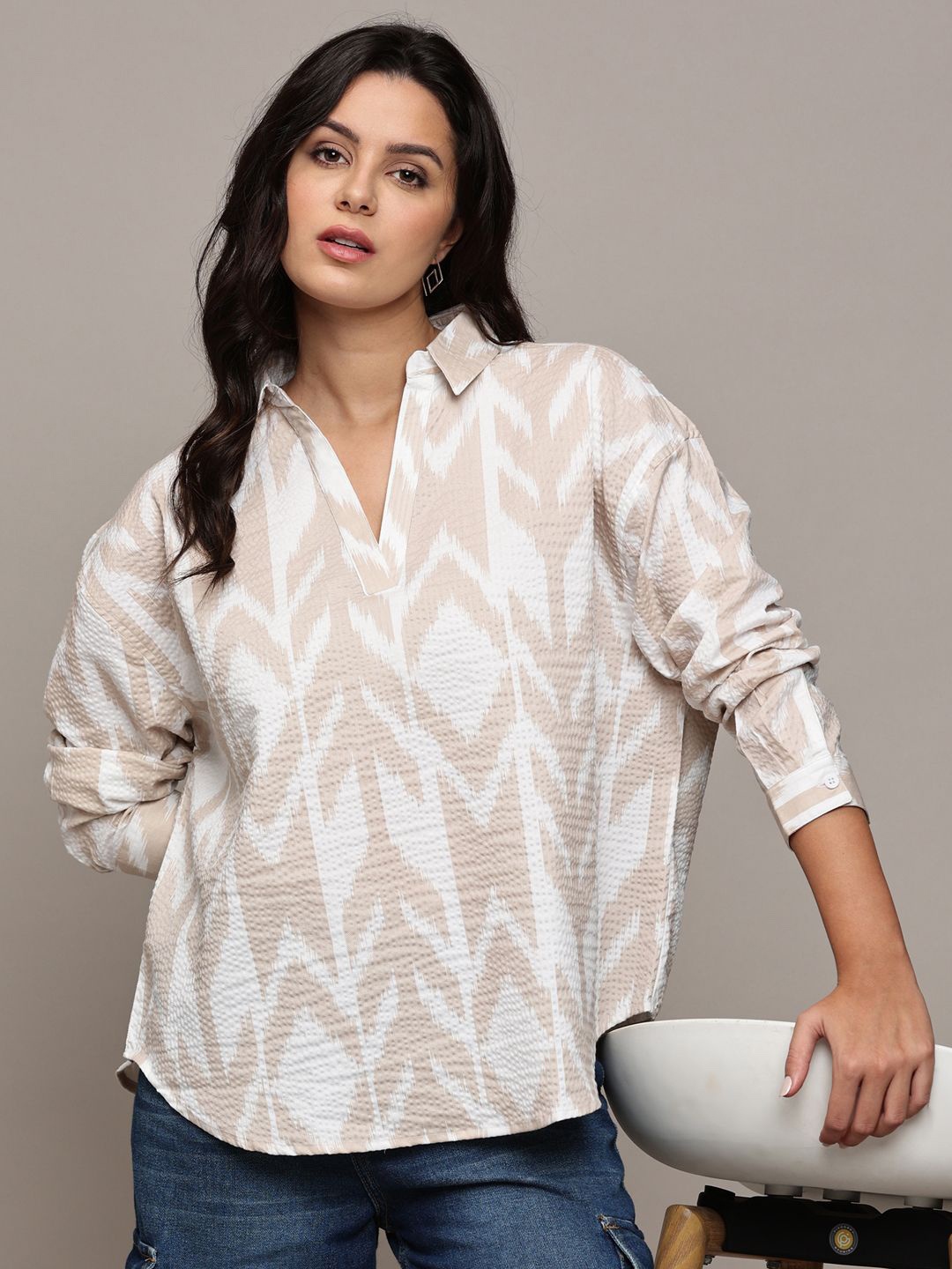

The Roadster Lifestyle Co. Beige Geometric Printed Shirt Collar Top