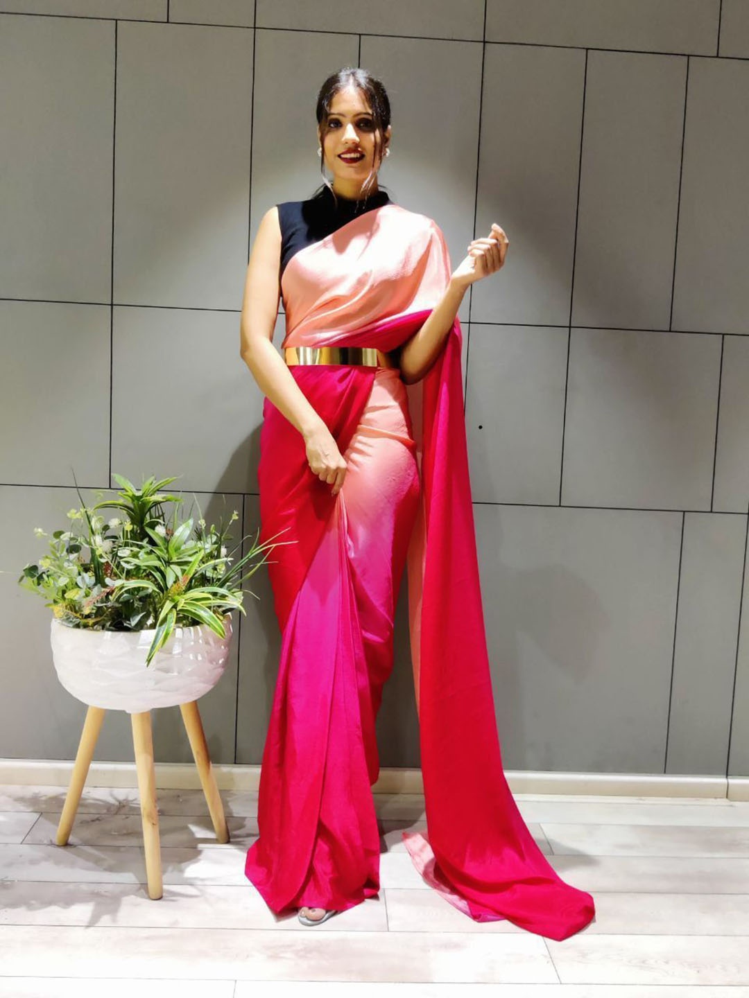 

DIVASTRI Ombre Ready To Wear Saree, Pink