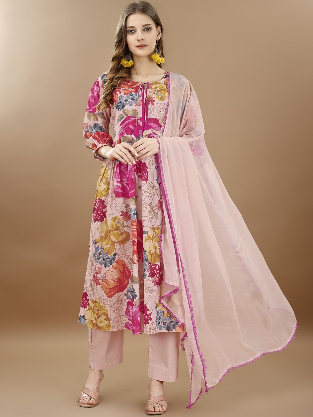 

SAPTRANGI Floral Printed Empire Pure Silk Kurta with Pyjamas & Dupatta, Pink