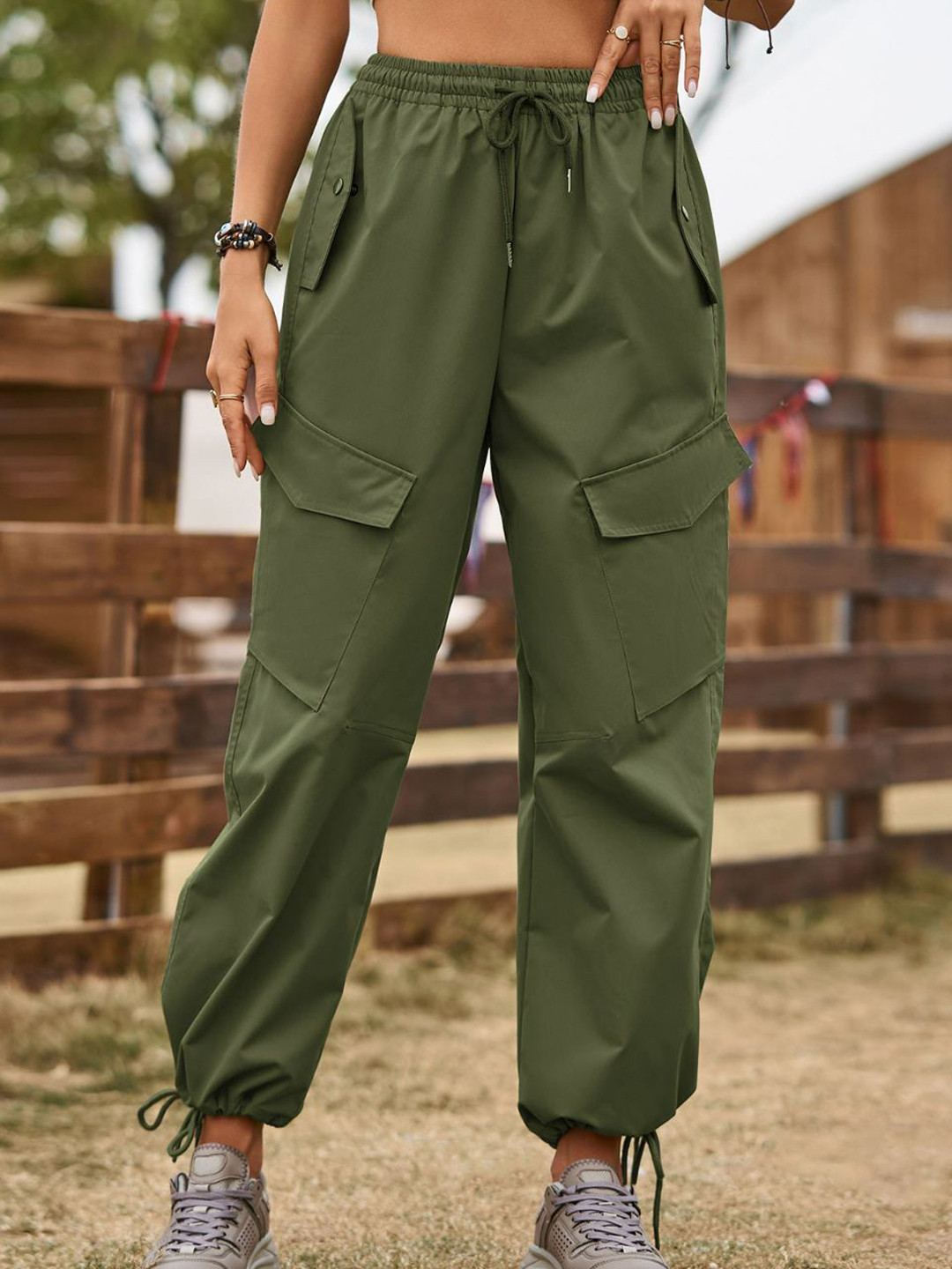 

4WRD by Dressberry Women Olive Green Mid-Rise Plain Joggers Trousers