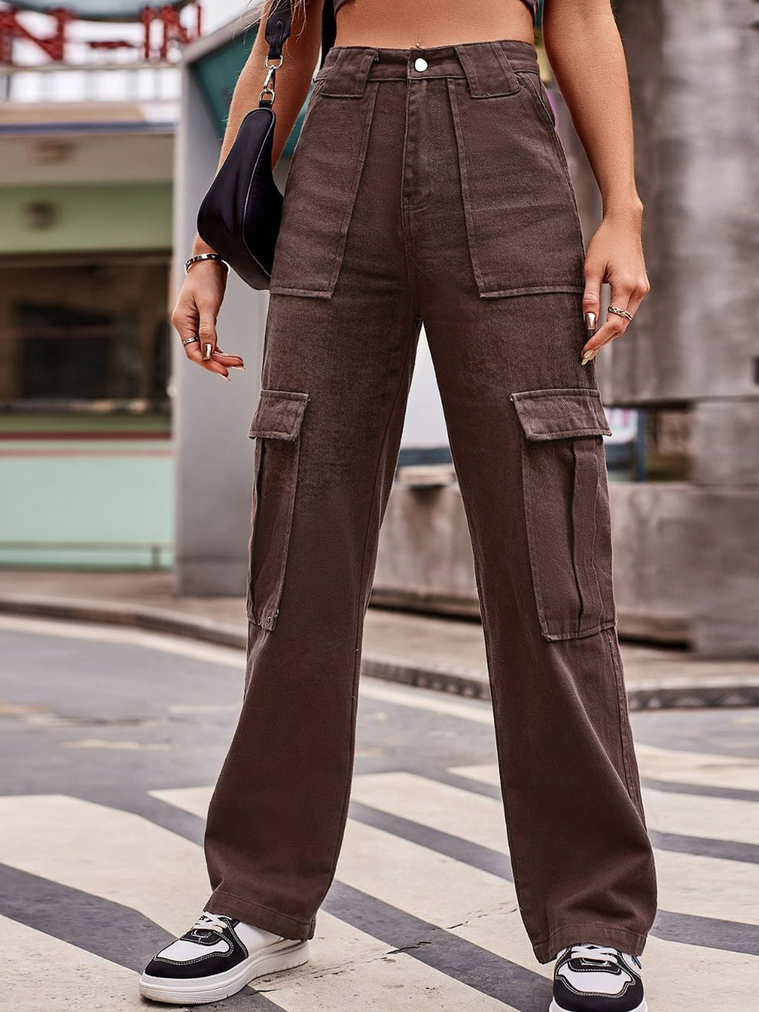 

4WRD by Dressberry Women Brown Straight Fit Mid-Rise Denim Weave Cargos Trousers