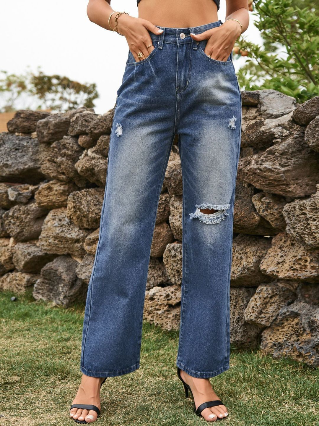 

4WRD by Dressberry Women Blue Wide Leg Heavy Fade Slash Knee Jeans