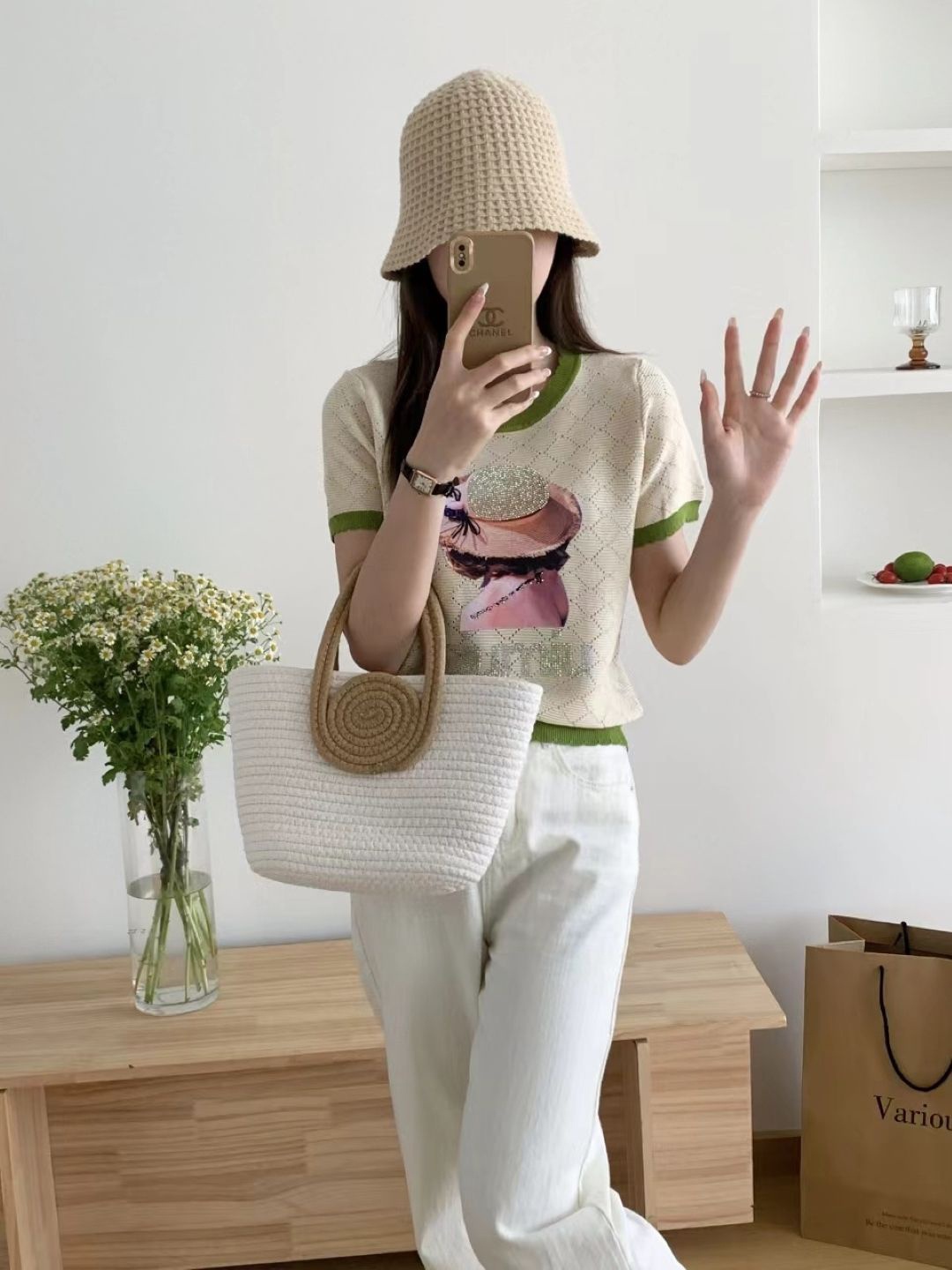 

StyleCast White Graphic Printed Top