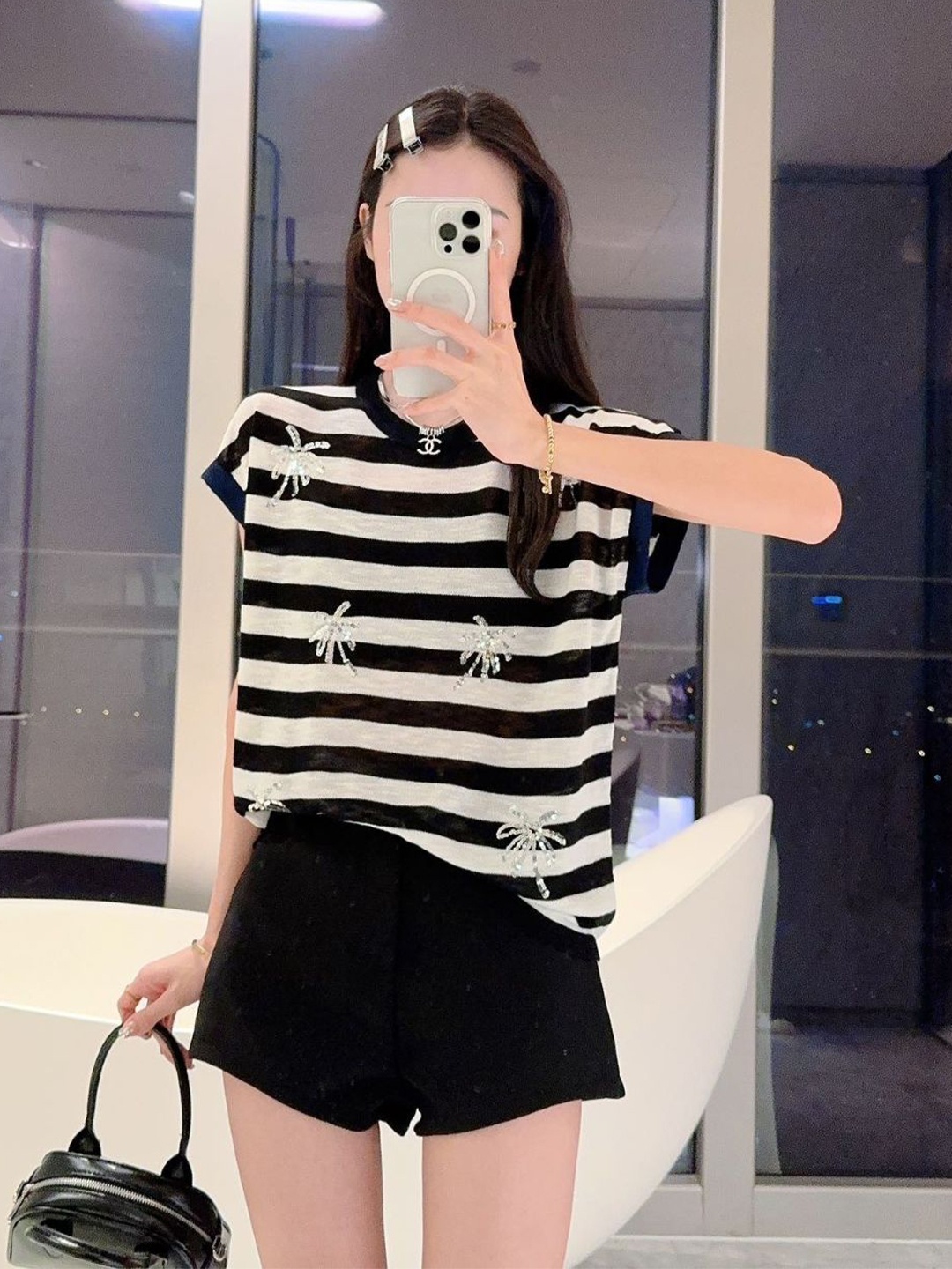 

StyleCast Women Round Neck Short Sleeves Horizontal Striped Top, Black