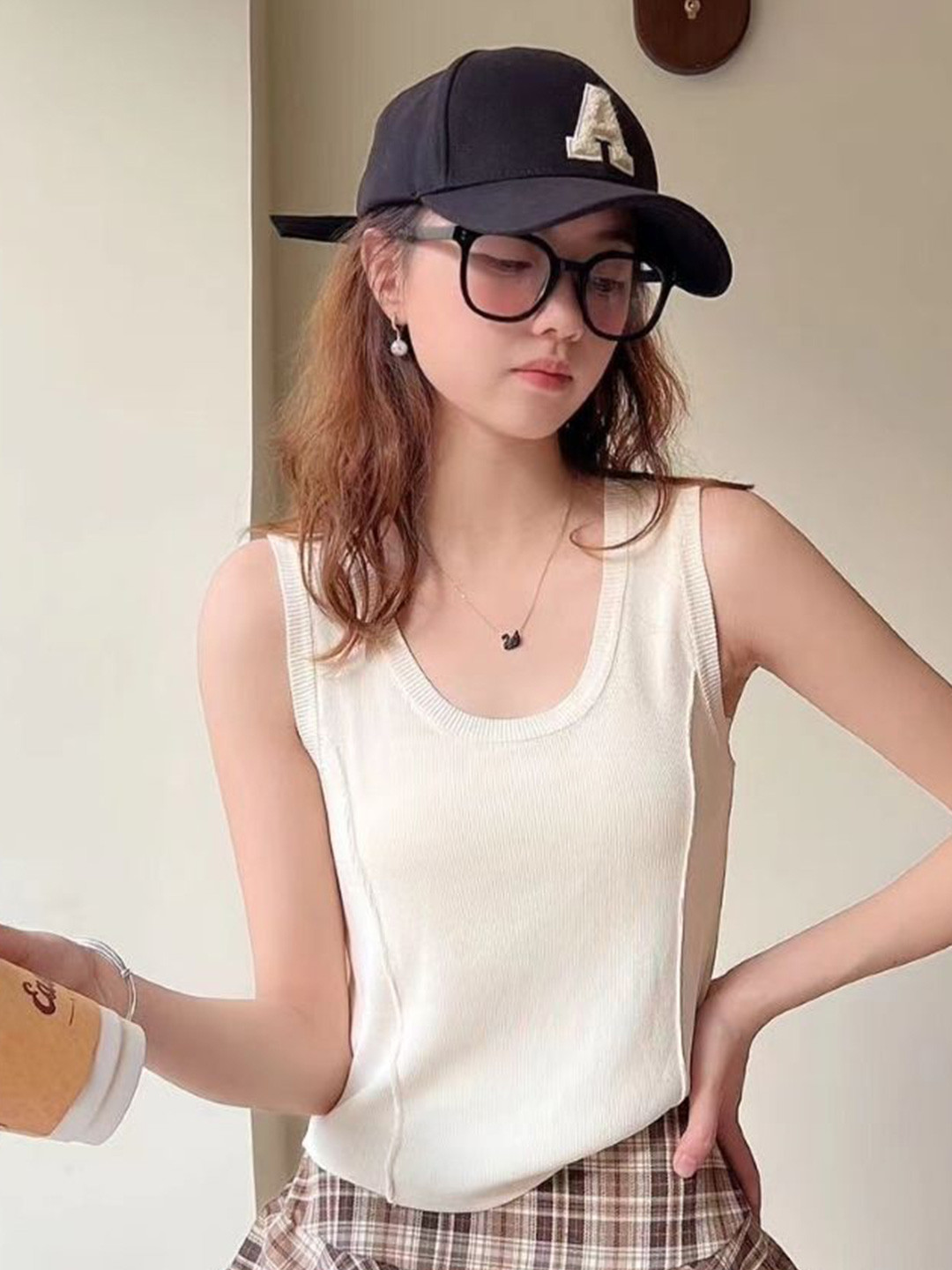 

StyleCast Round Neck Solid Sleeveless Top, White