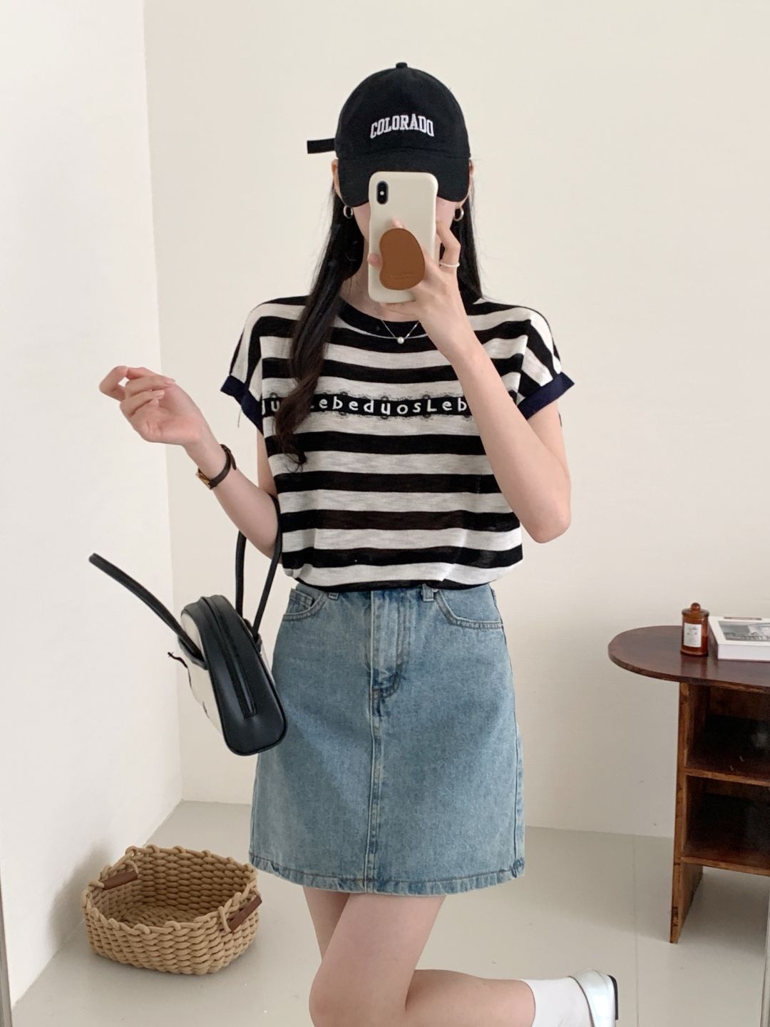 

StyleCast Black White Horizontal Striped Extended Sleeves Boxy Top