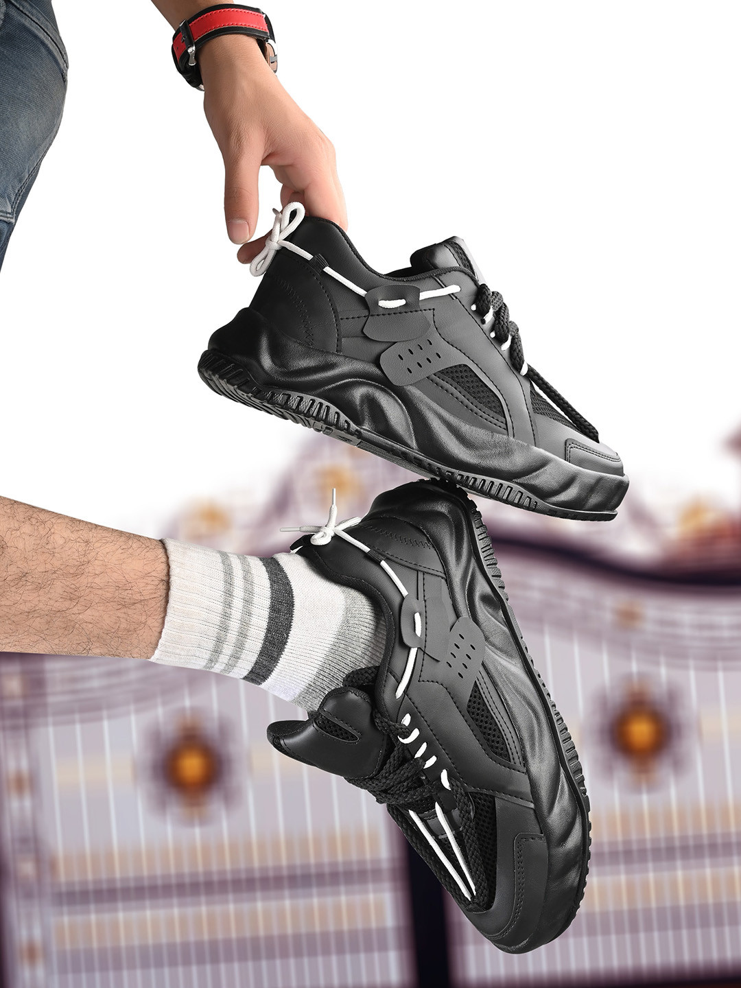 

AfroJack Men Round Toe Sneakers, Black
