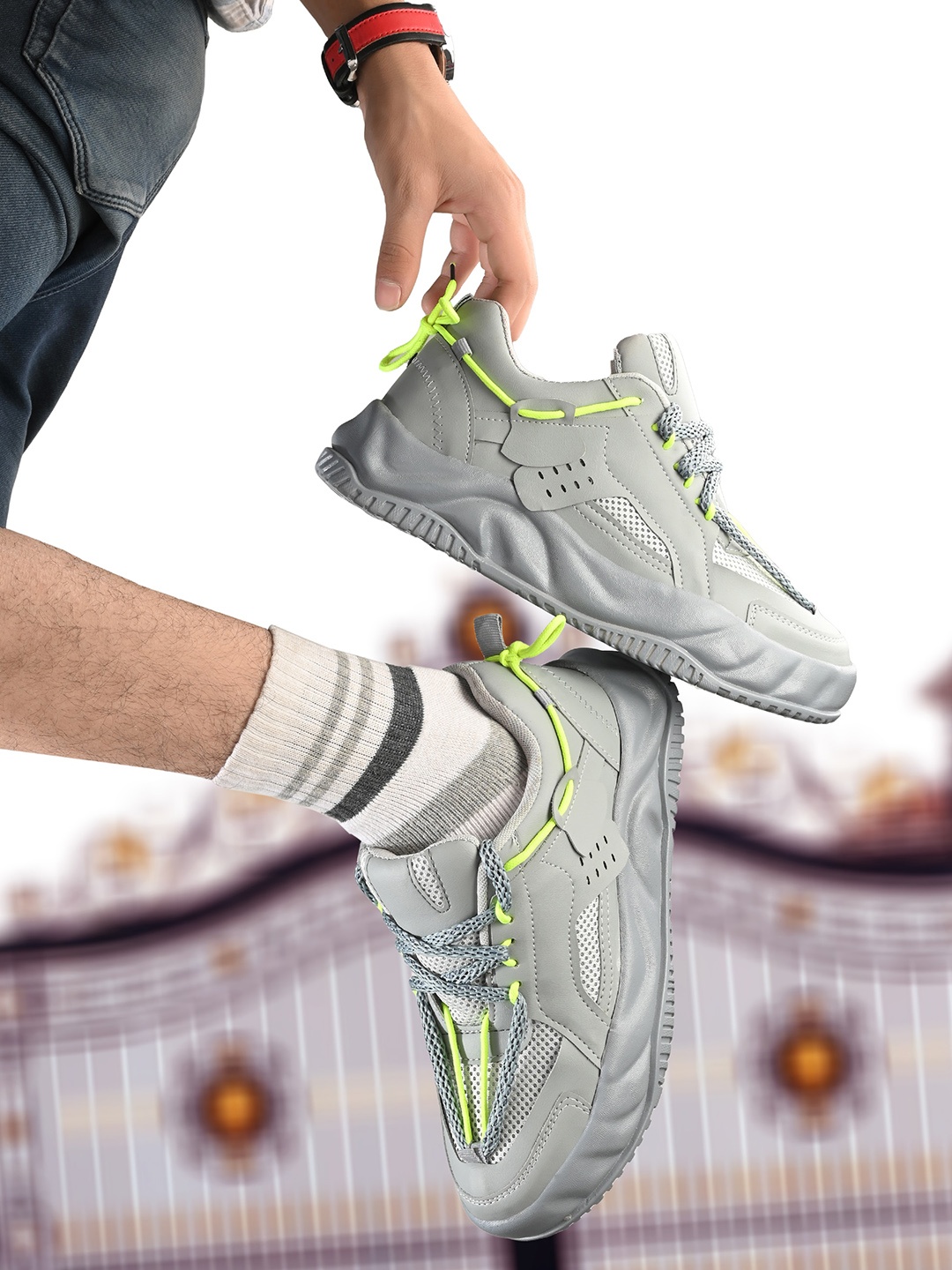 

AfroJack Men Round Toe Sneakers, Grey