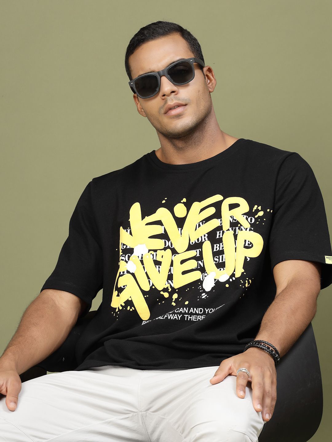 

Rigo Printed Drop-Shoulder Sleeves Oversized Fit Cotton T-shirt, Black